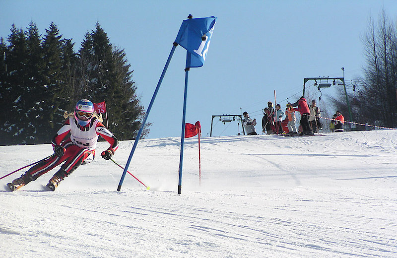 Skirennen im Skigebiet Grainet in Bayern